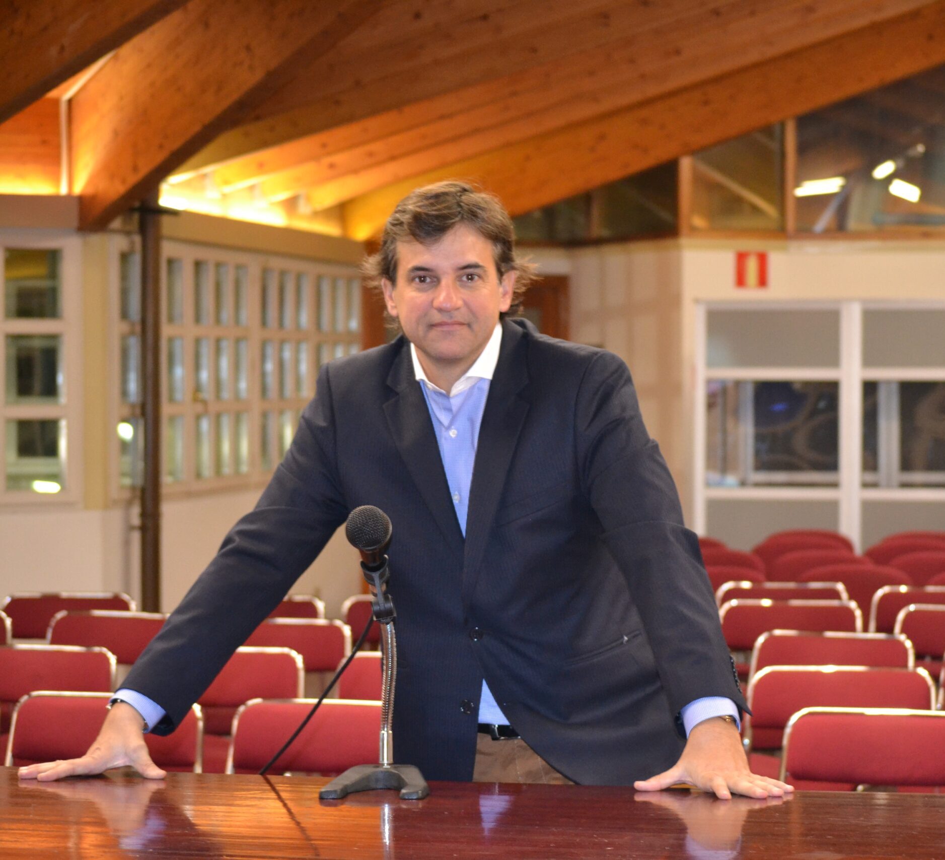 jose luis martinez intervencionista familiar en adicciones imparte una charla en bilbao sobre adicciones 4